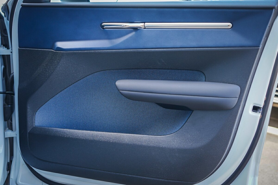 2023 MY24 Volvo EX30  Single Motor Extended Range Ultra SUV Image 12