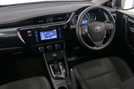 2017 Toyota Corolla ZRE182R Ascent Hatchback Image 5