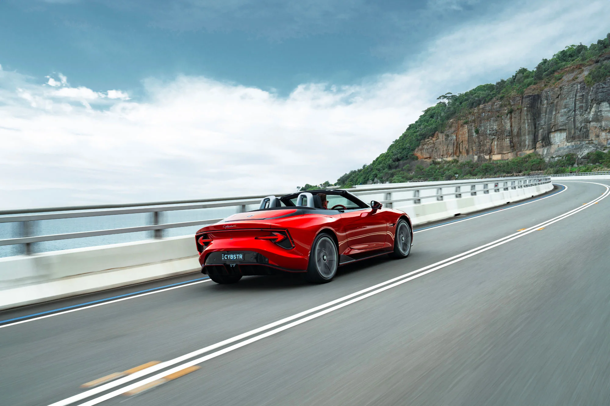 TECHNOLOGY MEETS PERFORMANCE Image
