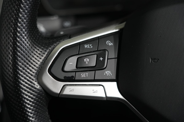 2023 Volkswagen Passat 206TSI R-Line SUV Image 26