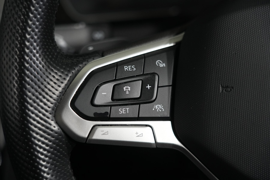 2023 Volkswagen Passat 206TSI R-Line SUV