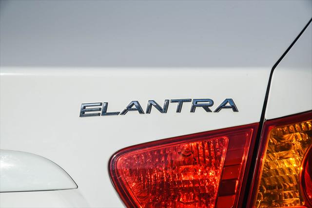2007 Hyundai Elantra HD SX Sedan Image 6