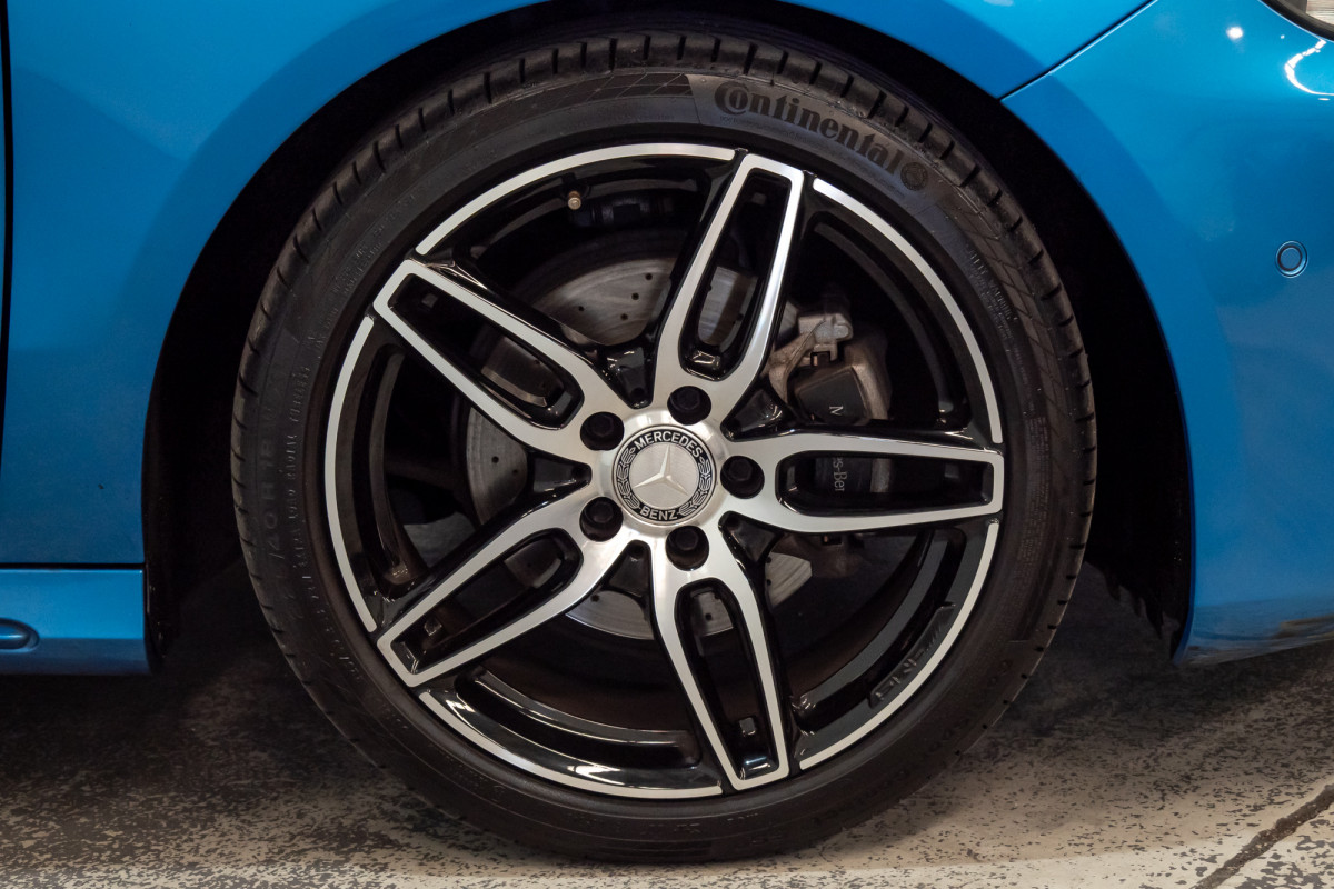 2017 Mercedes-Benz A180 Hatch Image 5