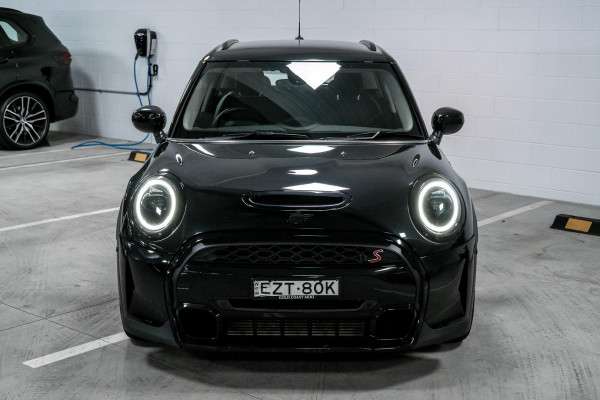 2023 MINI Cooper F55 LCI-2 S Classic Hatch image 4