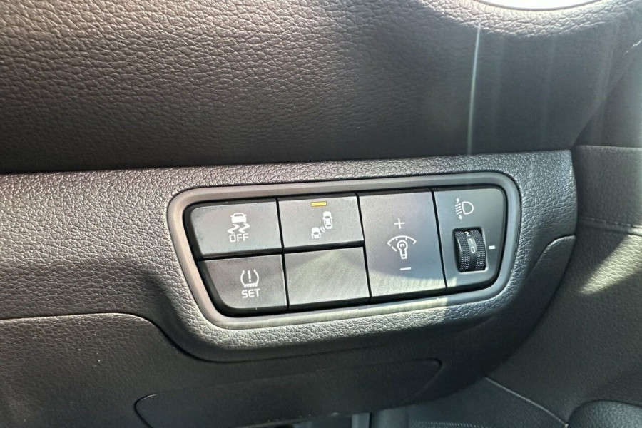 2024 Kia Cerato BD GT Hatch Image 16