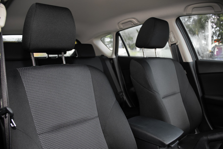 2013 Mazda 3 Neo Hatch Image 9