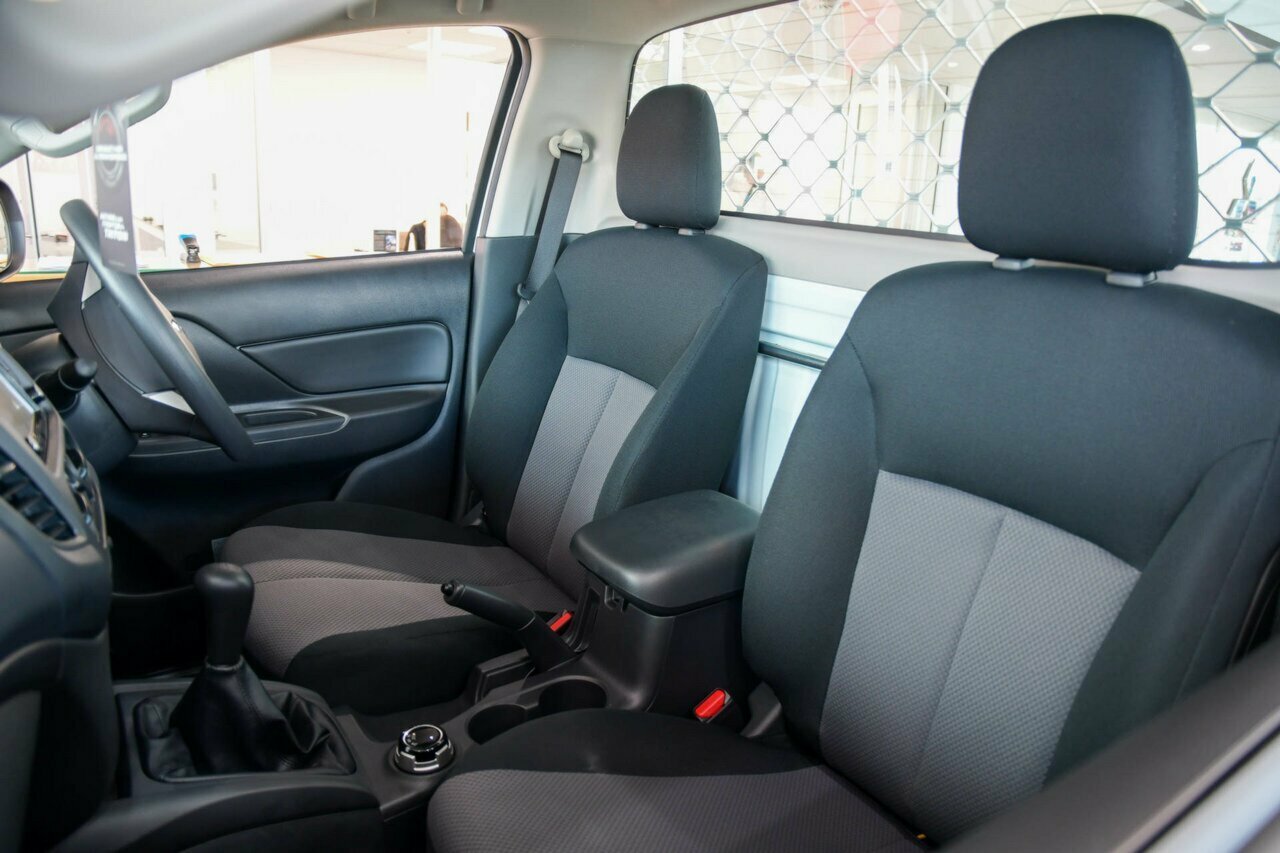 2021 Mitsubishi Triton MR GLX Single Cab Chassis 4WD Cab Chassis Image 13