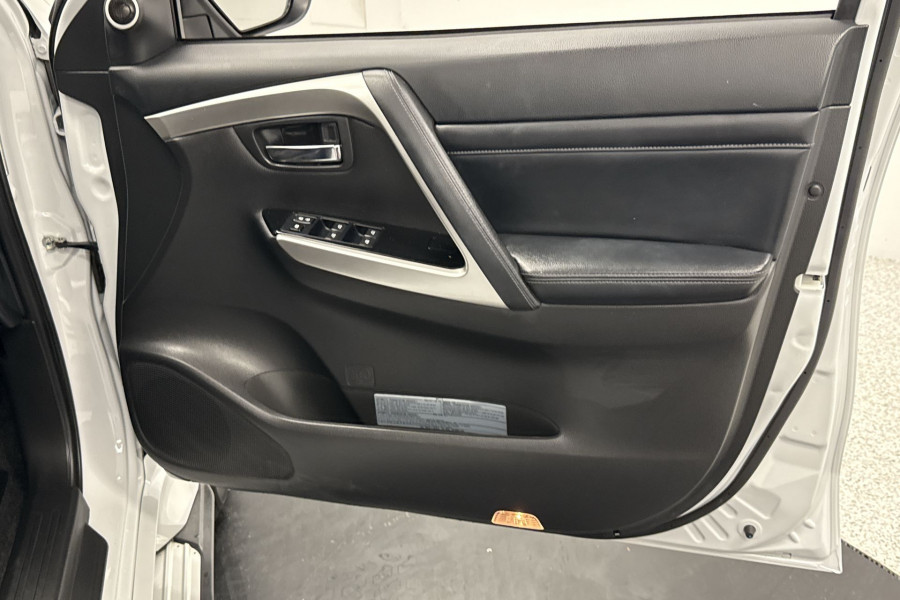 2022 Mitsubishi Pajero Sport GSR Wagon Image 19