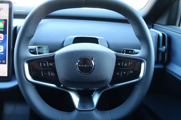 2025 Volvo EX30  Single Motor Extended Range Ultra SUV Image 18