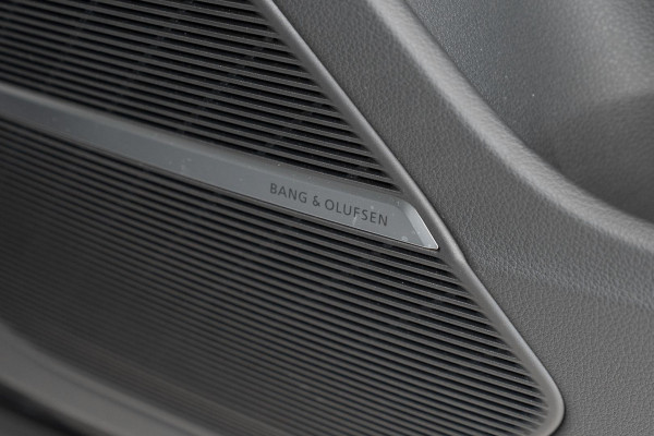 2025 Audi Q7 4M 50 TDI S line SUV image 23