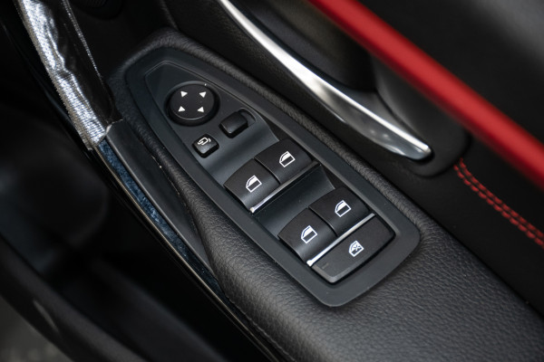 2016 BMW 3 Series 18i Sport Line Sedan Image 12
