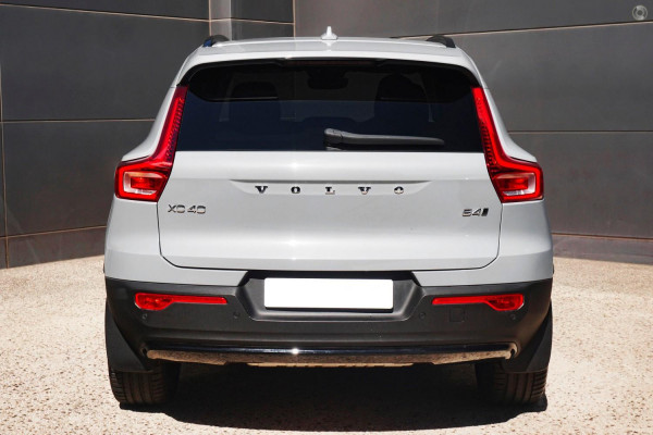2024 MY25 Volvo XC40  Ultra B4 Dark SUV Image 3