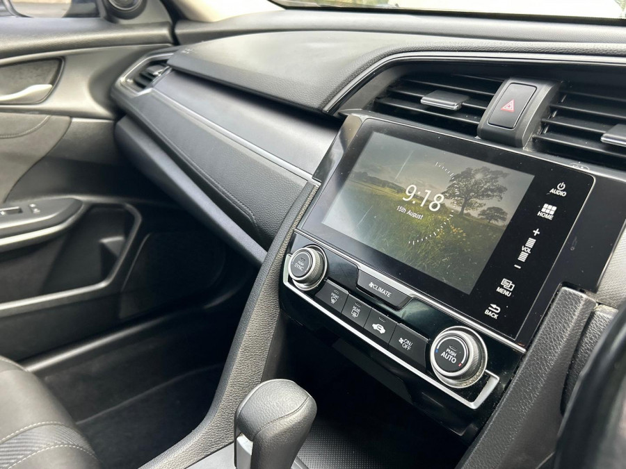 2018 Honda Civic 10th Gen VTi-L Sedan Image 12