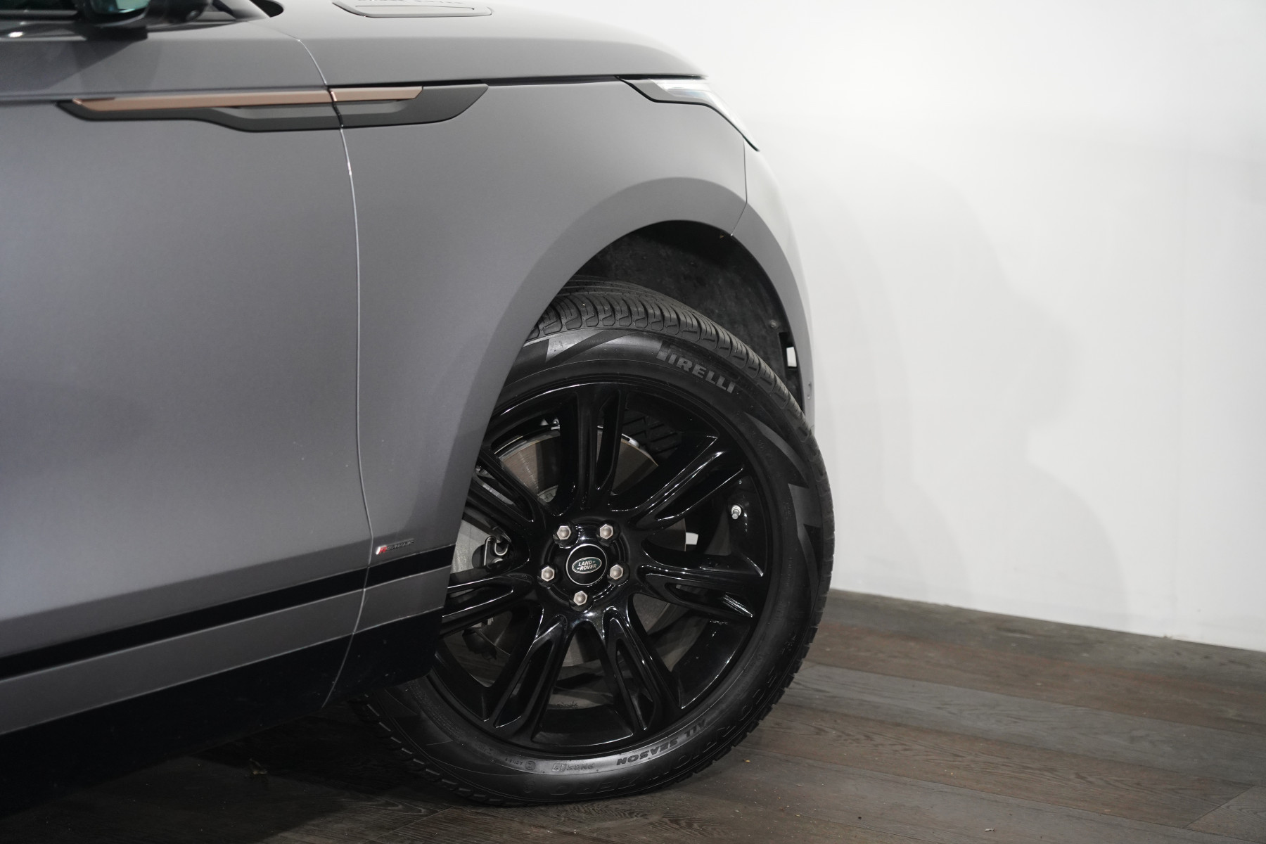 2021 Land Rover Range Rover Velar Velar P250 R-Dynamic S (184kw) SUV Image 10