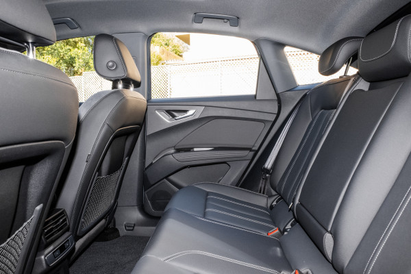 2025 Audi Q4 e-tron F4 45 SUV image 9