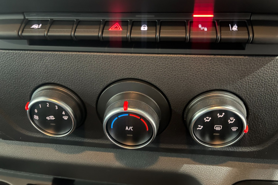 2024 Renault Master X62 Phase 2 Pro 110kW Van Image 9