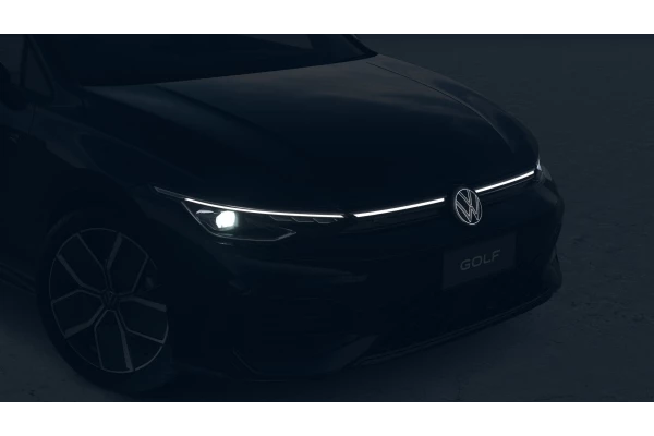 2025 Volkswagen Golf 8.5 110TSI R-Line Hatch Image 11