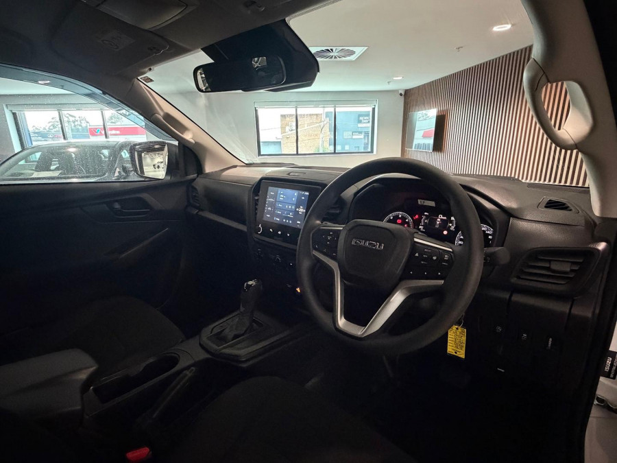 2025 MY25.5 Isuzu D-MAX RG SX High Ride Cab Chassis Image 11