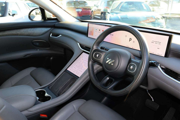 2025 MG IM6 S12L Performance SUV Image 13