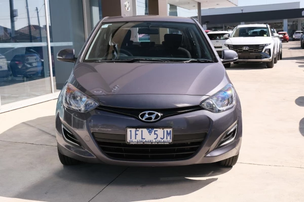 2014 MY15 Hyundai i20 PB Active Hatch Image 3