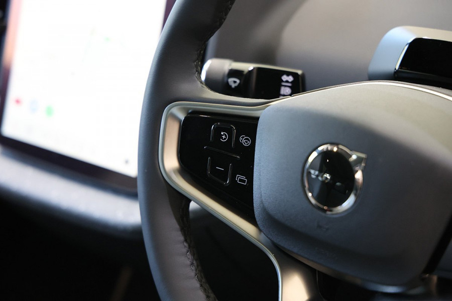 2024 MY25 Volvo EX30  Single Motor Extended Range Ultra SUV Image 6