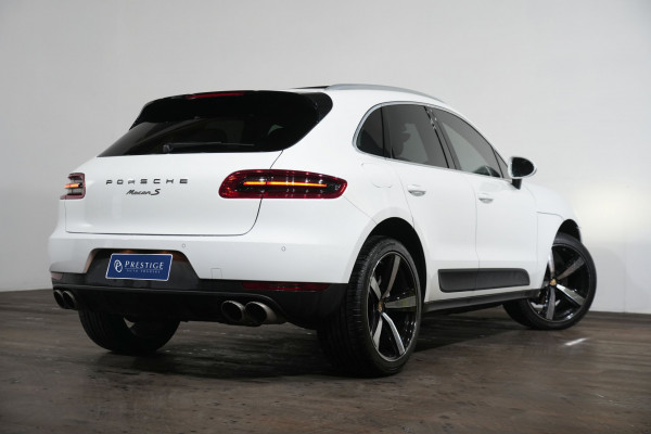 2017 Porsche Macan S SUV Image 7