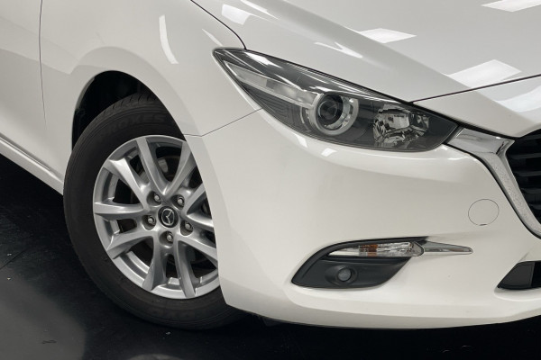 2016 Mazda 3 Maxx Hatch Image 2