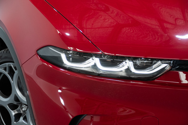 2023 Alfa Romeo Tonale Veloce SUV Image 2