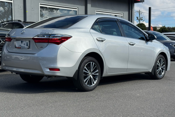 2018 Toyota Corolla ZRE172R ZR Sedan Image 5