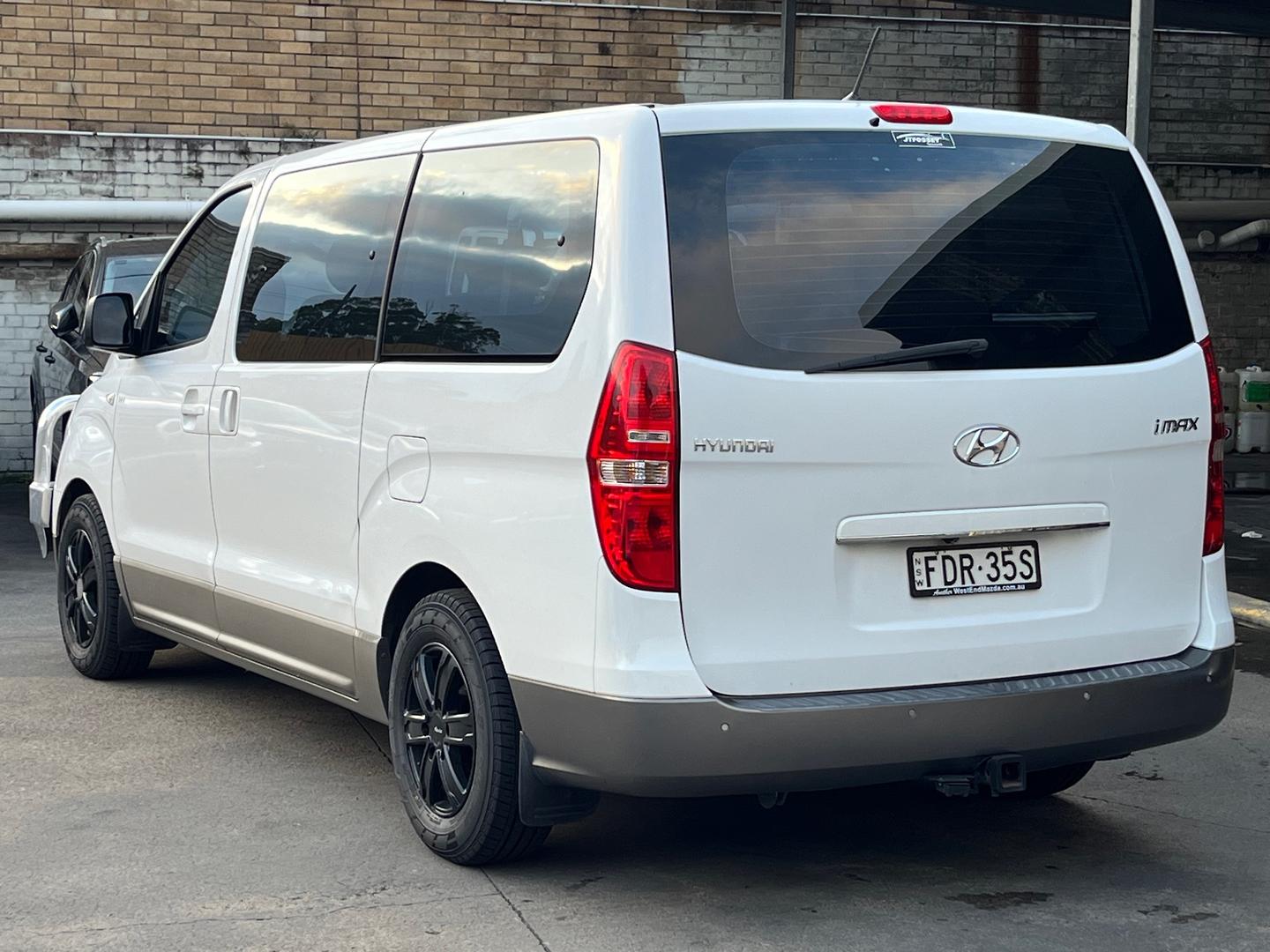 2017 MY18 Hyundai iMax TQ3-W Series II  People Mover Image 5