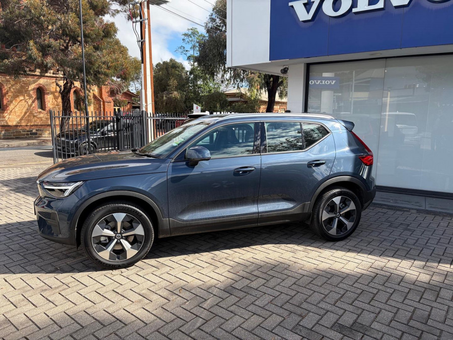 2025 MY26 Volvo XC40 XZ Plus B4 SUV Image 3