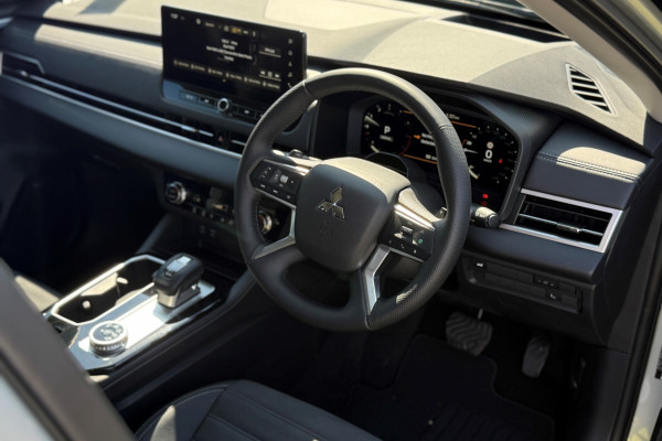2025 Mitsubishi Outlander ZM Aspire SUV Image 9