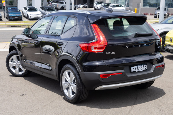 2026 Volvo XC40 XZ Plus B4 SUV image 4