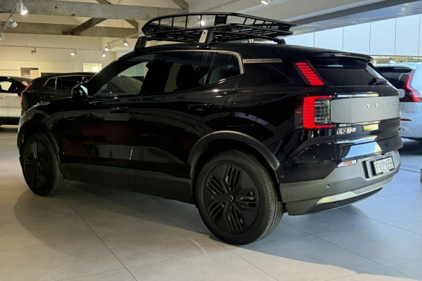 2026 Volvo EX30 Cross Country  Ultra Twin Motor Performance SUV Image 7