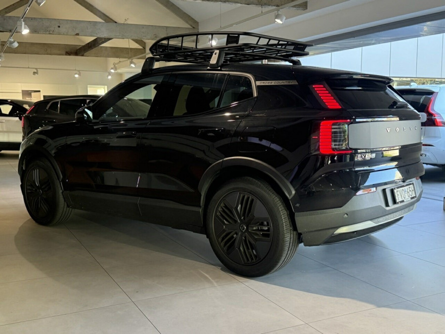 2026 Volvo EX30 Cross Country  Ultra Twin Motor Performance SUV Image 7
