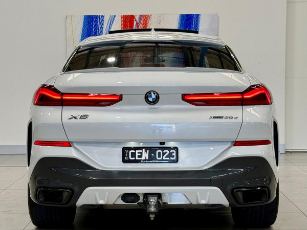 2022 BMW X6 G06 xDrive30d M Sport SUV image 8