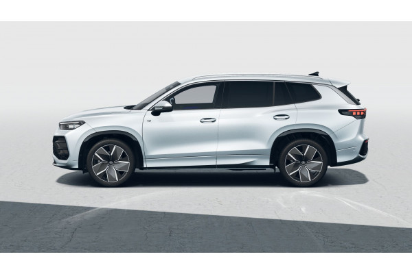 2025 MY26 Volkswagen Tayron R4 195TSI R-Line SUV Image 2