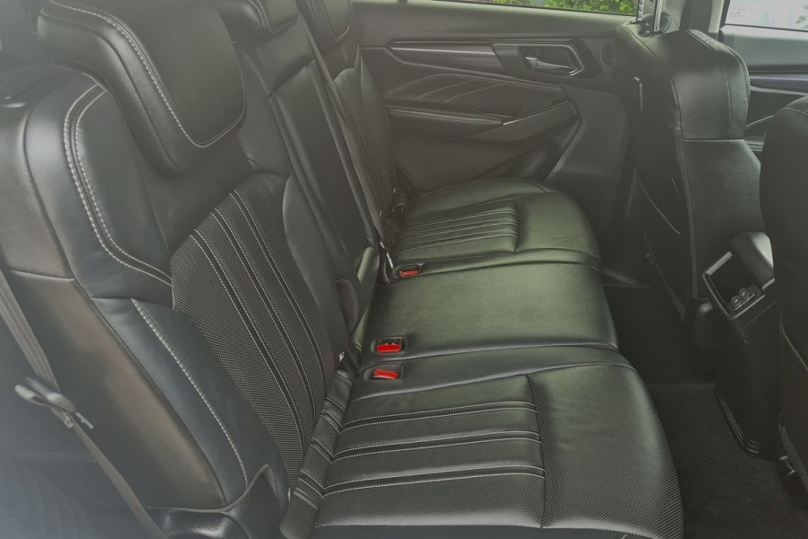 2023 Isuzu MU-X RJ LS-T SUV Image 8