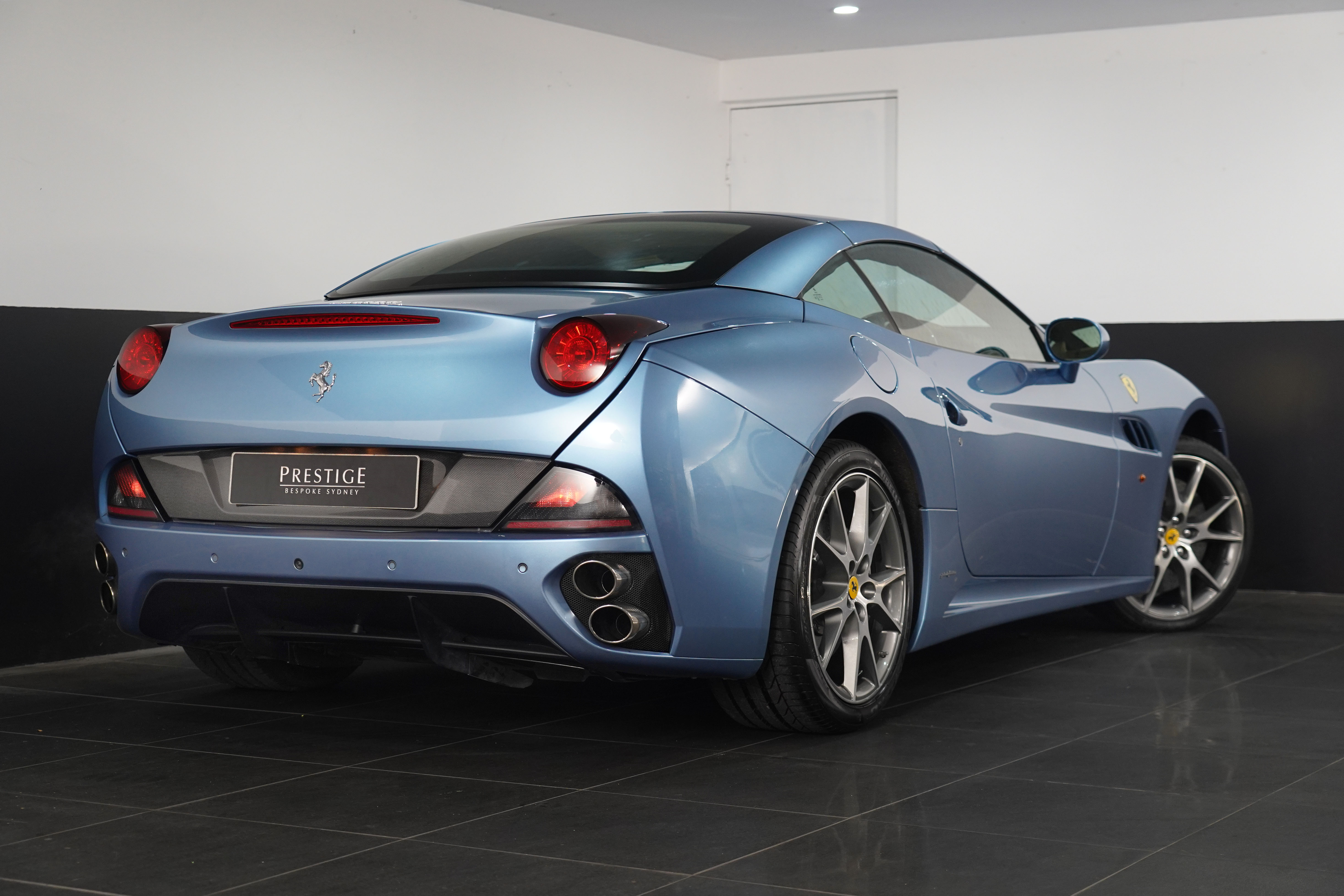 2011 Ferrari California Convertible Image 16
