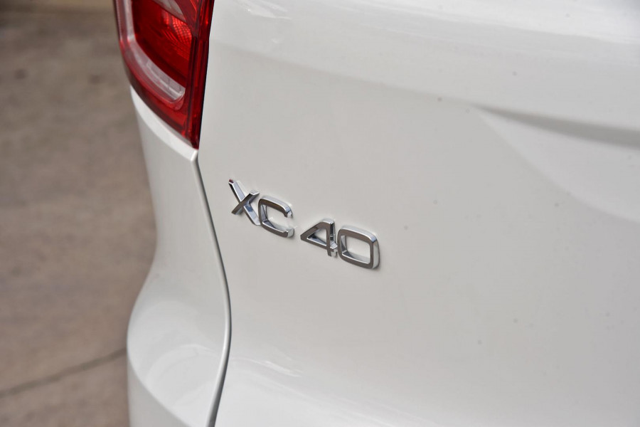 2024 MY25 Volvo XC40 XZ Plus B4 SUV Image 18