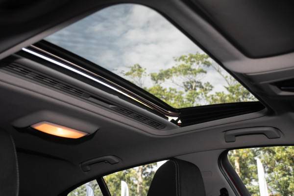 2018 BMW 1 Series 118i Sport Line Hatch image 11