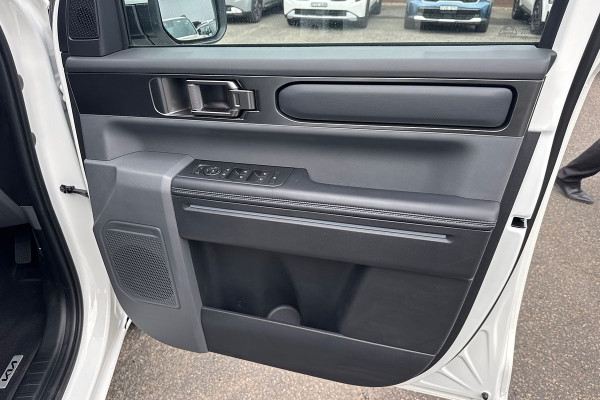 2025 MY26 Kia Tasman TK SX Ute Image 9