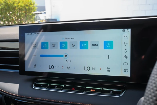 2025 MG HS AS33 Essence Hybrid SUV Image 15