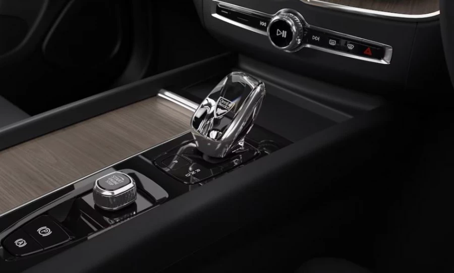 2025 MY26 Volvo XC60 UZ Plus T8 Plug-in Hybrid Dark SUV Image 5