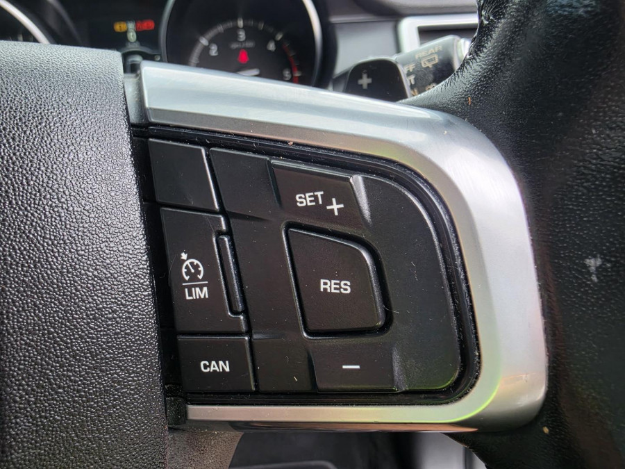 2017 Land Rover Discovery Sport L550 TD4 HSE SUV Image 24