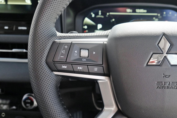 2025 Mitsubishi Outlander ZM Exceed SUV Image 12