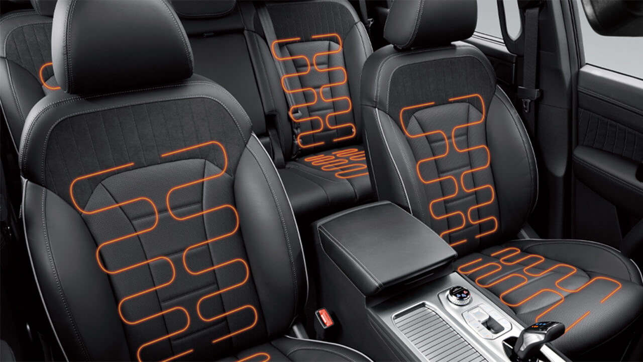 Heated front and rear outer seats Image