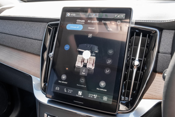 2026 Volvo XC90 L Series Plus T8 Plug-in Hybrid Dark SUV Image 16