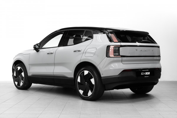 2026 Volvo EX30  Single Motor Extended Range Ultra SUV Image 6