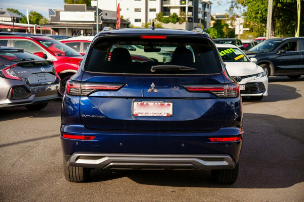 2025 Mitsubishi Outlander ZM LS SUV Image 3